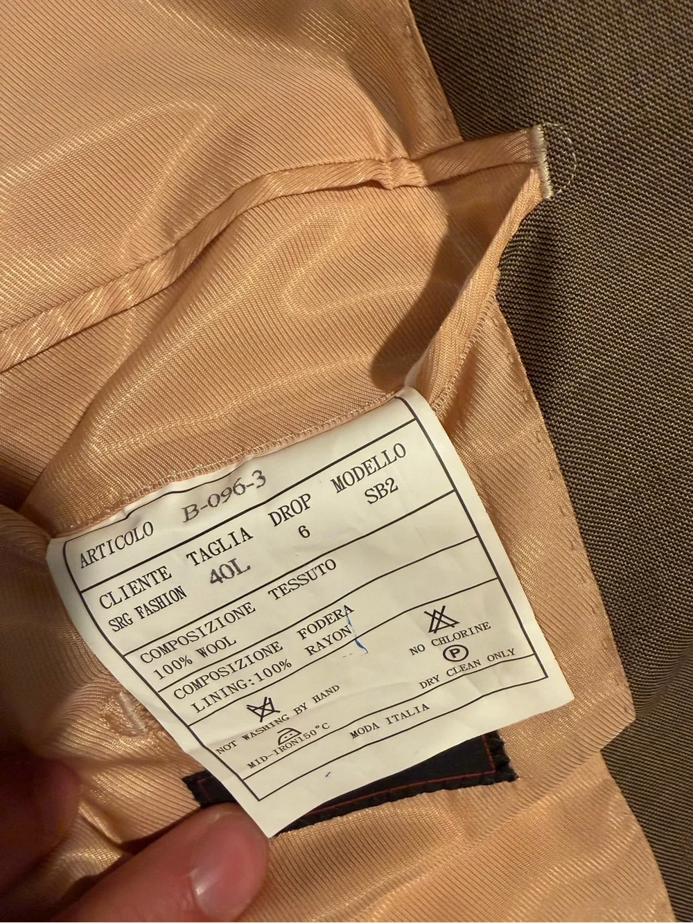 Men's Classic Two-Button Brown Suit super 150 40L NWOT